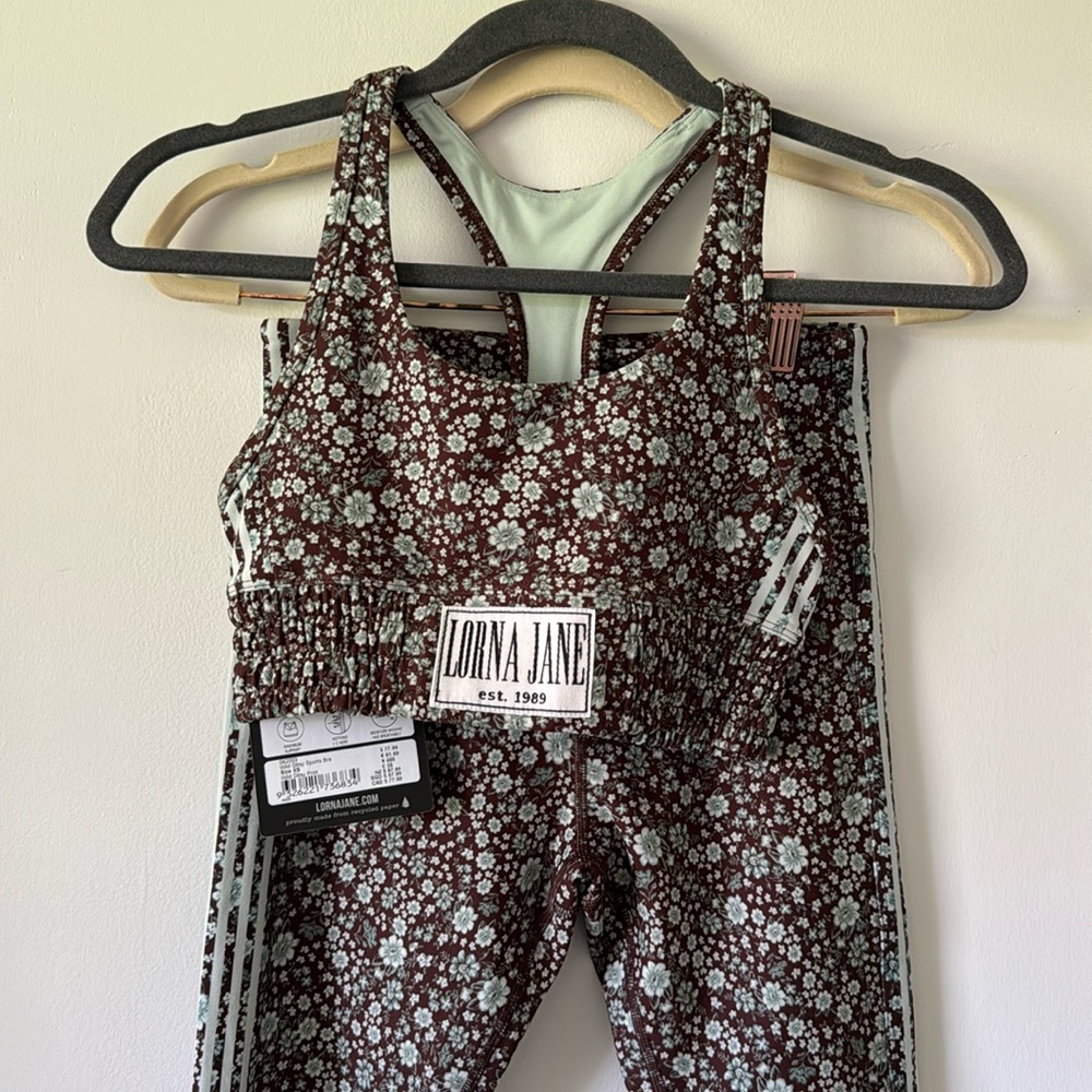 NWT Lorna Jane Sports Bra and Ankle Leggings Set